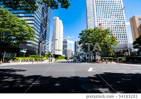 新宿Fukutoshin交叉口和高層建築 新宿Fukutoshin交叉口和高層建築 54183281