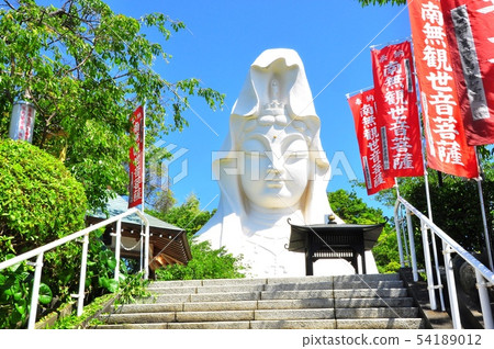 Kamakura City Ofuna Kannonji approach stairs, Ofuna Kannon (Ofuna Kannon) and fresh green 54189012