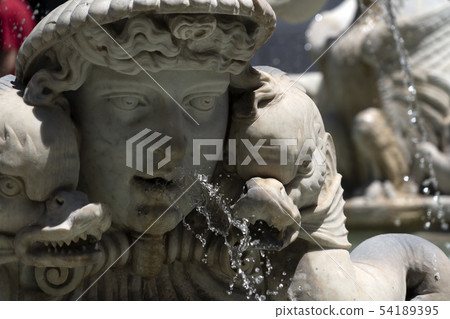piazza navona roma fountain detail 54189395
