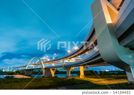 Night view of the Metropolitan Expressway Ekita junction Night view of the Metropolitan Expressway Ekita junction 54189481