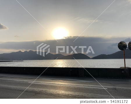 coastline  54191172