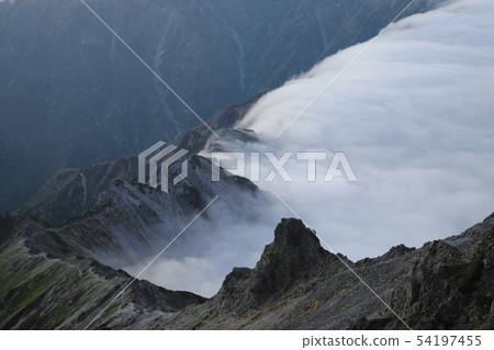 Mt. Nishigaone山徑和Unkai 54197455