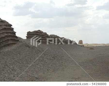 Han's Great Wall in the vicinity of Sakai, is it real? Han's Great Wall in the vicinity of Sakai, is it real? 54198800