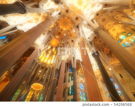 西班牙巴塞羅那Sagrada Familia裡面的SagradaFamília 西班牙巴塞羅那Sagrada Familia裡面的SagradaFamília 54206568