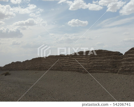 Han's Great Wall in the vicinity of Sakai, is it real? 54206741