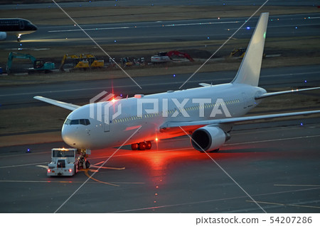 Cityscape empty entrance 54207286