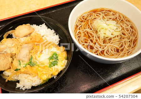 Oyakodon and soba noodles Oyakodon and soba noodles 54207304