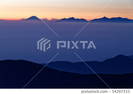 Mt. Fuji and the Southern Alps at dawn seen from Mt. Mt. Fuji and the Southern Alps at dawn seen from Mt. 54207333