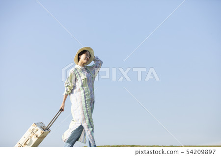 Women travel 54209897