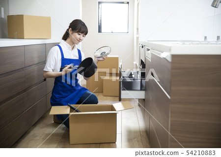 Moving Moving 54210883