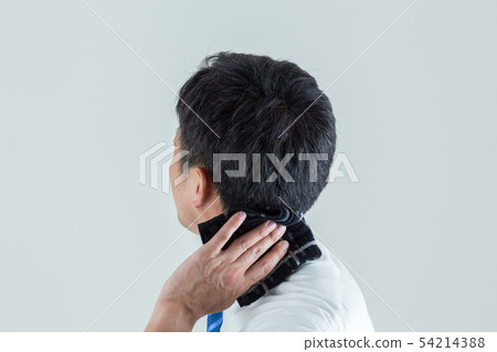 Men sweating away 54214388