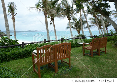 Quiet ocean 54216021