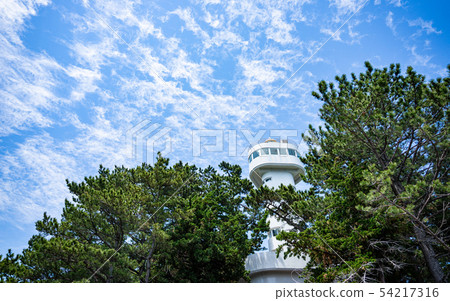 在伊藤和Jogasaki海岸的Kadowaki燈塔 在伊藤和Jogasaki海岸的Kadowaki燈塔 54217316