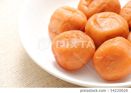 Honey plum (seasoned pickled plum) 54220026