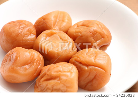 Honey plum (seasoned pickled plum) 54220028