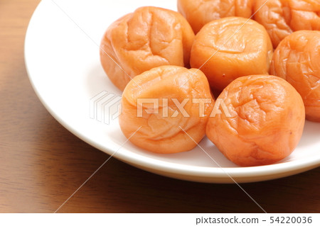 Honey plum (seasoned pickled plum) 54220036