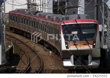 Tokyu Oimachi Line 6000 series train 54223331
