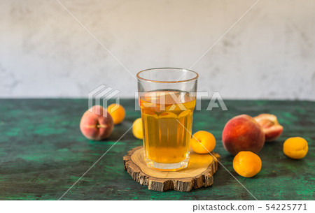 fermented raw kombucha tea  54225771