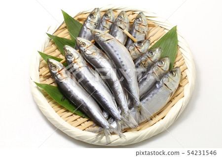 Dried fish, whole dried sardine colander 54231546