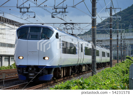 在JR京都線上運行的281系列Kanku Express Haruka 6輛車 在JR京都線上運行的281系列Kanku Express Haruka 6輛車 54231578