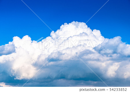 雲彩和夏天天空 54233852
