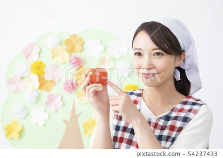 Kindergarten nursery school nursery nurse nutritionist feeding Kindergarten nursery school nursery nurse nutritionist feeding 54237433
