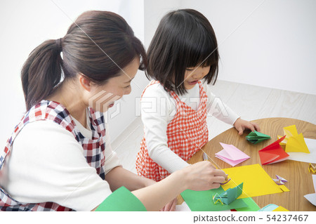 Kindergarten nursery school nursery teacher nursery school children origami paper 54237467