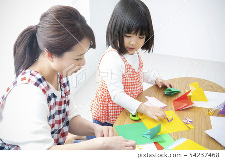 Kindergarten nursery school nursery teacher nursery school children origami paper 54237468