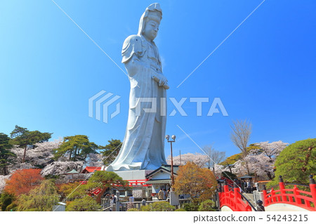 [Gunma]晴朗天氣下的高崎白大衣 54243215