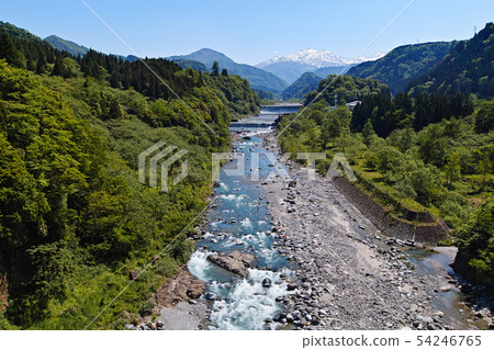 [Toyama] Northern Alps and Joganji River (from Yoshimi Bridge) 54246765
