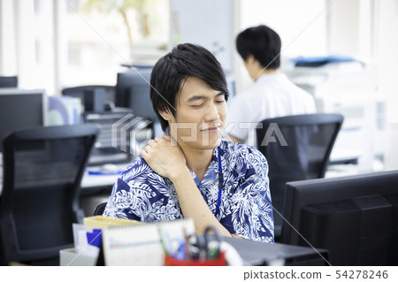 工作在aloha襯衣的商人 54278246