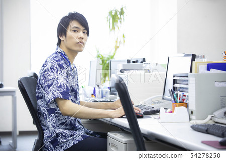 Businessman working at aloha shirt Businessman working at aloha shirt 54278250