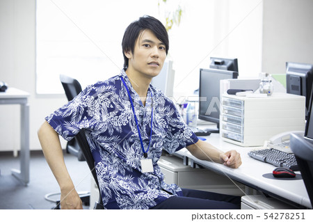 Businessman working at aloha shirt Businessman working at aloha shirt 54278251
