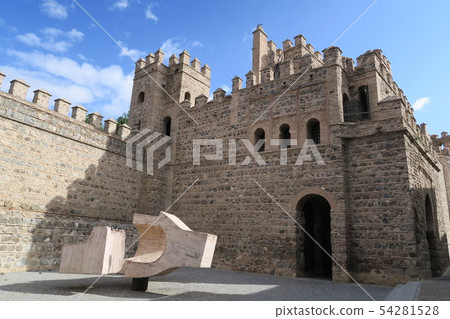 從托萊多Visagra老門的老城市邊採取的世界遺產名錄站點 54281528