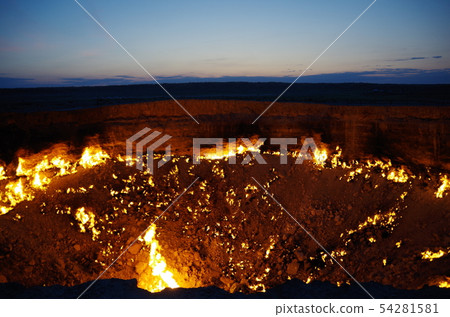 土庫曼斯坦地獄之門Darvaza Gas Crater 54281581