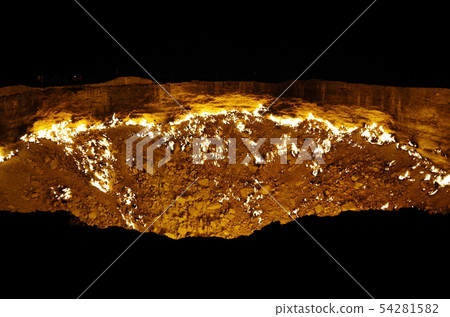 土庫曼斯坦地獄之門Darvaza Gas Crater 54281582