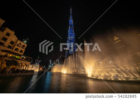 迪拜哈利法塔在世界排名第一的噴泉表演 54282695