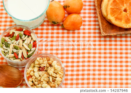 Mixed seed and granola 54287946
