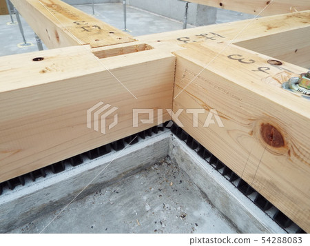 底座填料可防止底座腐爛並進行地板下通風 54288083