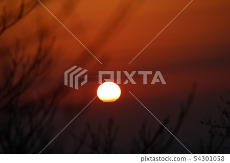 First sunrise First sunrise 54301058