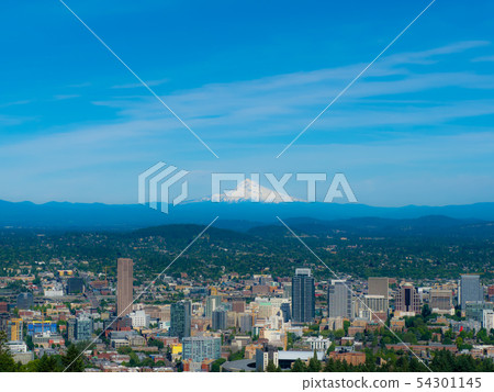 Mt. Hood and Portland Town (Oregon, USA) Mt. Hood and Portland Town (Oregon, USA) 54301145