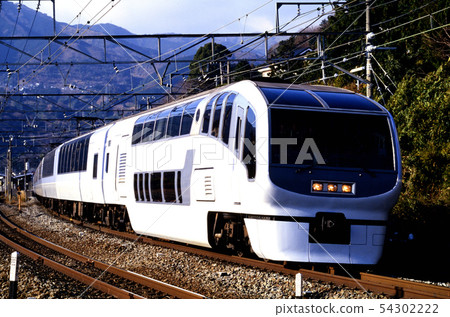 1996年在東海道線上運行的251系列Superview Odoriko 54302222