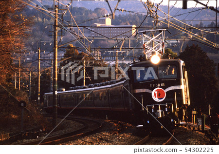 1996江戶第一次日出,EF5861乘用車在東海道線行駛 1996江戶第一次日出,EF5861乘用車在東海道線行駛 54302225
