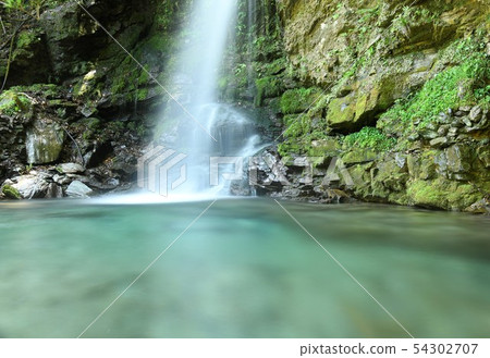 Biwa waterfall 54302707
