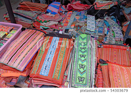 Hmong Market 54303679