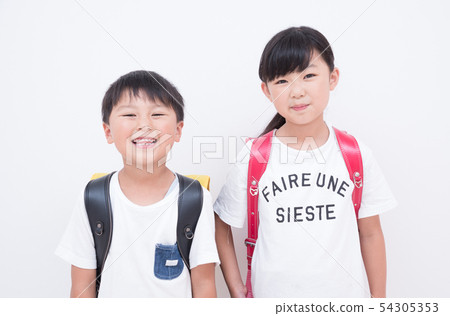 Boys and girls carrying a school bag 54305353