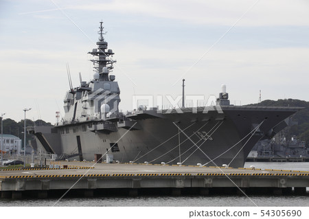 Yokosuka Port warship 54305690