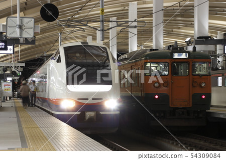Easy Easy Train Shinsuke Easy Easy Train Shinsuke 54309084