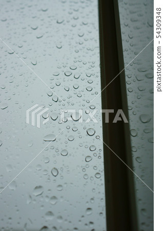 室內雨雨滴窗戶 54309348