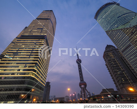 上海浦東東方明珠塔黃昏上海中央黃金中心中央銀行大邱世紀大道浦東，上海 54309390